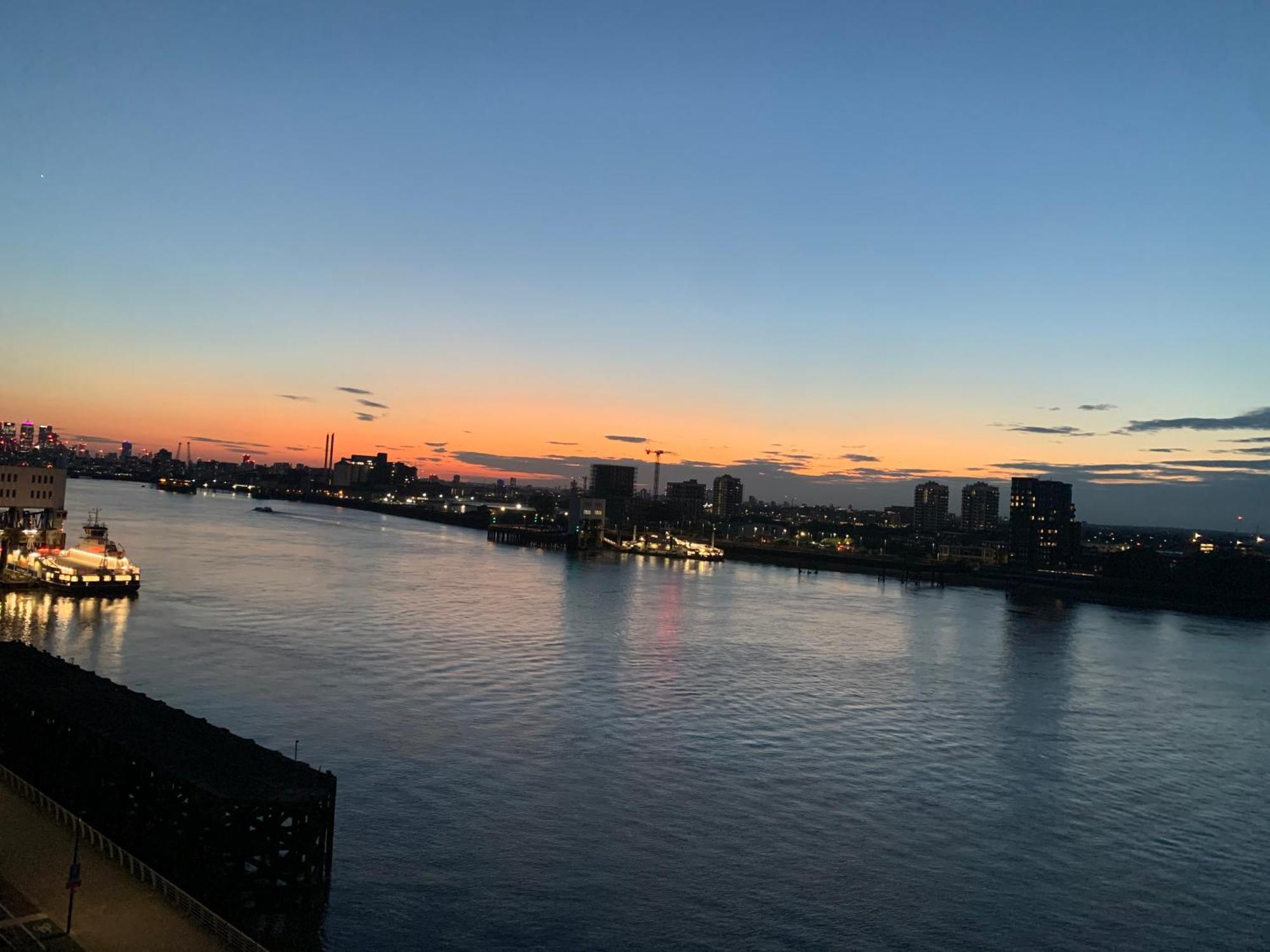 Luxury Riverside Apt With Easy Access To Central London, O2, Excel Centre And Parking Eksteriør bilde